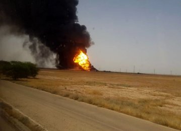 Oil, LNG Pipeline Blast Prompts Evacuation in Khuzestan Village 