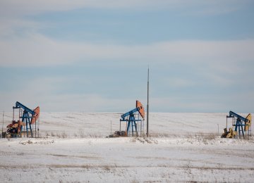 Oil Jumps Above $30 for First Time in Two Months