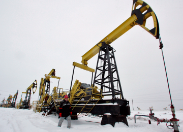 Russia Oil Output Sets New Record 