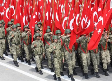 New Batch of Turkish Troops Arrives In Qatar