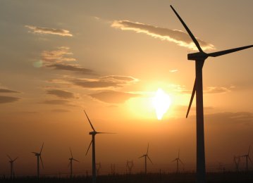 Global Wind Power Capacity  Reaches 1 TW After 40 Years