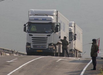 Azerbaijan Troubling Iranian Trucks En Route to Armenia 