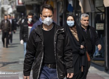 Poll: 63% of Tehran Residents Don’t Have Access to Masks, Sanitizers