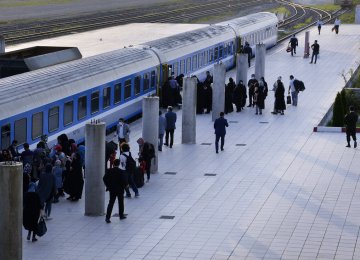 Rail Passengers Rise by 30% in Norouz Holidays
