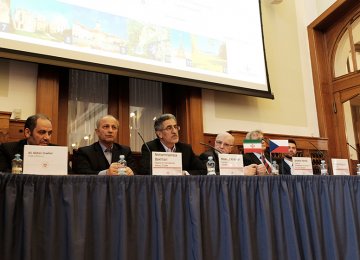 Prague Hosts Business Forum With Iran