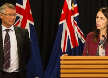 New Zealand’s Trade Minister David Parker (L) and Prime Minister Jacinda Ardern have both given assurances to businesses conducting humanitarian trade with Iran, in the face of US sanctions.