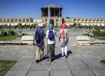 Iran Tourist Arrivals Decline by 72 Percent in Eight Months: UNWTO  