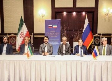 Iran, Russia Explore Caspian Transit Ties