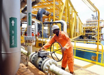 Angola in Talks With Oil Majors