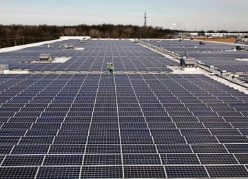 Austrian Firm to Build 4 Solar Plants in Fars