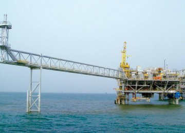 Iran Open to Azadegan Oilfield Development by Consortium