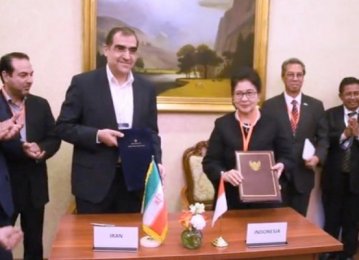 Iran, Indonesia Sign MoU to Boost Health Cooperation 