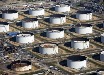 IEA Forecasts Rise in OECD Crude Stocks