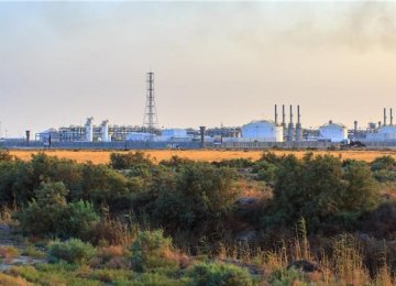 Lukoil Signs New Deal for Developing Iraqi Oilfield