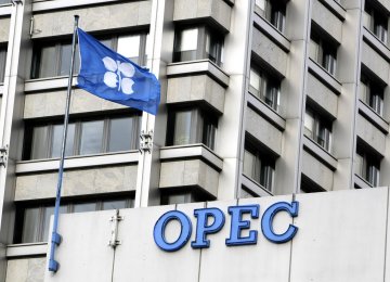 Oil Steady on OPEC Cuts