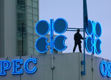 OPEC Denies Controlling Oil Market