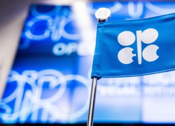 OPEC, Non-OPEC Agree on Outline of Oil Cut Extension