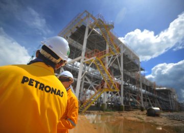 Petronas Proposal for Azadegan Project