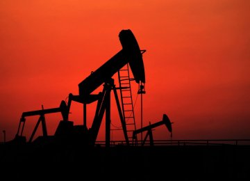 Oil Slumps to 3-Week Low