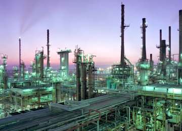 Tehran has signed an agreement with China's Sinopec for reconditioning Abadan Oil Refinery.