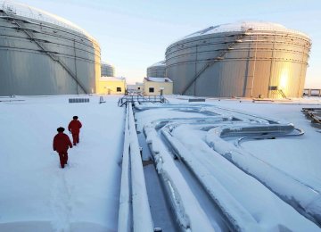 Russian Crude Output Plummets to Year-Low