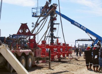 Pressured for Profit, Drillers Bet Big on Shale Technology