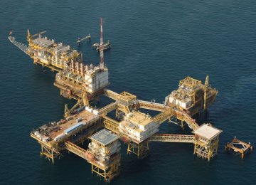 Gov’t Encouraged to Sign Contracts With Oil Majors 