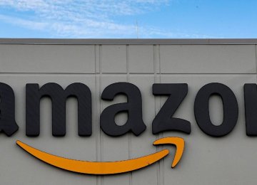 Amazon Uses Generative AI to  Summarize Product Reviews
