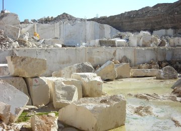 Iran is home to 2.5 billion tons of ornamental stone reserves, which figure is expected to reach 4 billion tons when probable reserves are added.