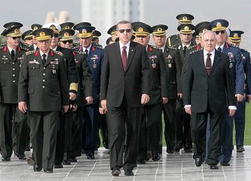 Erdogan Okays Reform Bill to Extend Presidential Power 