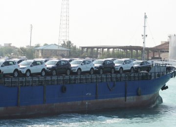 According to Ministry of Industries, imported car prices should not be increased on the pretext that foreign currency prices have risen over the past month. 