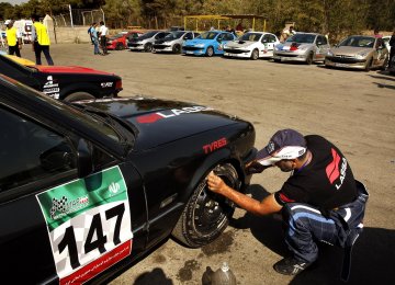 Iranians enjoying drag racing  for first time. 