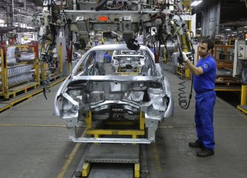 Iranian car factories will produce an estimated 1.3 million vehicles by the end of the fiscal in March. 