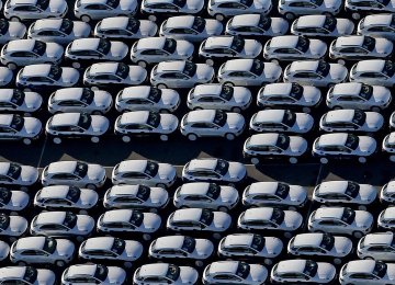 France Car Sales Rise 5.8% in December