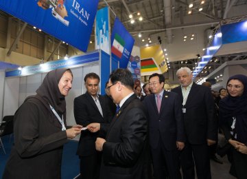 ITU Secretary-General Houlin Zhao, South Korea’s minister of science, ICT and future planning, Choi Yang-hee with a delegation of ITU officials visited Iran’s pavilion.