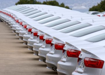 Prominent experts have criticized the government’s proposal to create a car import oligopoly.