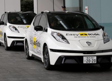 Nissan to Test Self-Driving Taxis