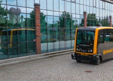 Continental’s self-driving CUbE moves workers  around its Frankfurt campus.