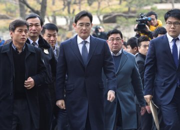 Samsung Heir Indicted for Fraud, Bribery