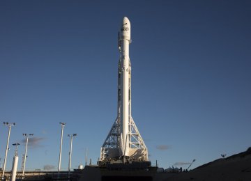 Private SpaceX Launches New Rocket