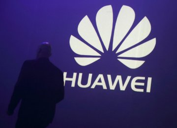 US Lawmakers Push AT&amp;T to Cut Ties With Huawei