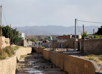 Of the 2,800 hectares of urban area in Gonbad-e Kavus, 547 hectares (20%) are old and dilapidated.