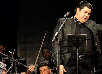 Salar Aqili Concert With Isfahan National Orchestra