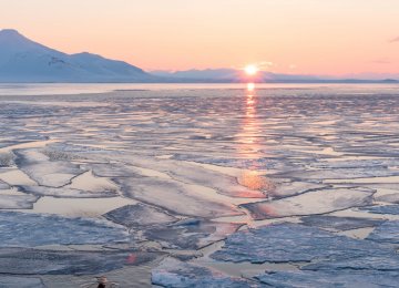 Adding 1 meter of thickness to Arctic ice will be like pushing time back by 17 years. (Photo: Solent News/Rex/Shutterstock)