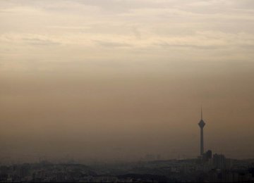 Heavy smog blankets Tehran (pictured) and other major cities every winter. (Photo: IRNA)