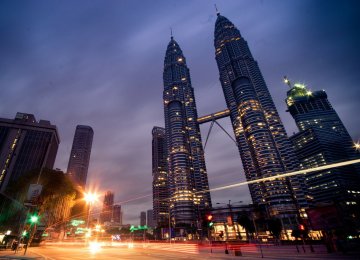 Malaysia on Track to Hit  33.1m Visitors Target for 2018