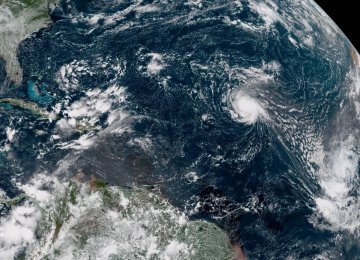 The center of the hurricane approached the southeastern coast of the US on Thursday.