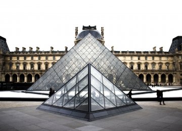 Tourists were not hurt in the attack at Louvre Museum on Friday.