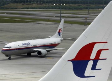 Malaysia Airlines Signs Deal for Space Tracking of Flights