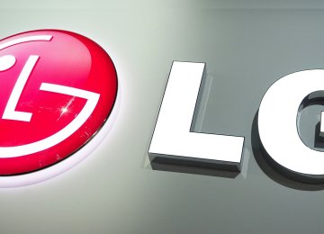 LG Expects Quarterly Loss